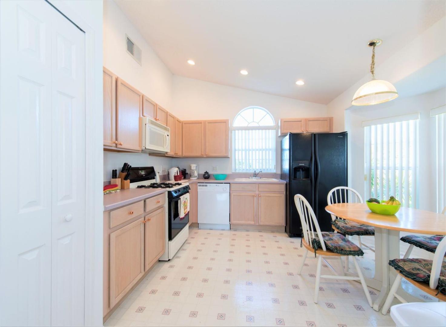 Makin Dreams With White Rose Villas - Private Pool - Game Room - Family Friendly - Nr Disney Kissimmee Rum bild