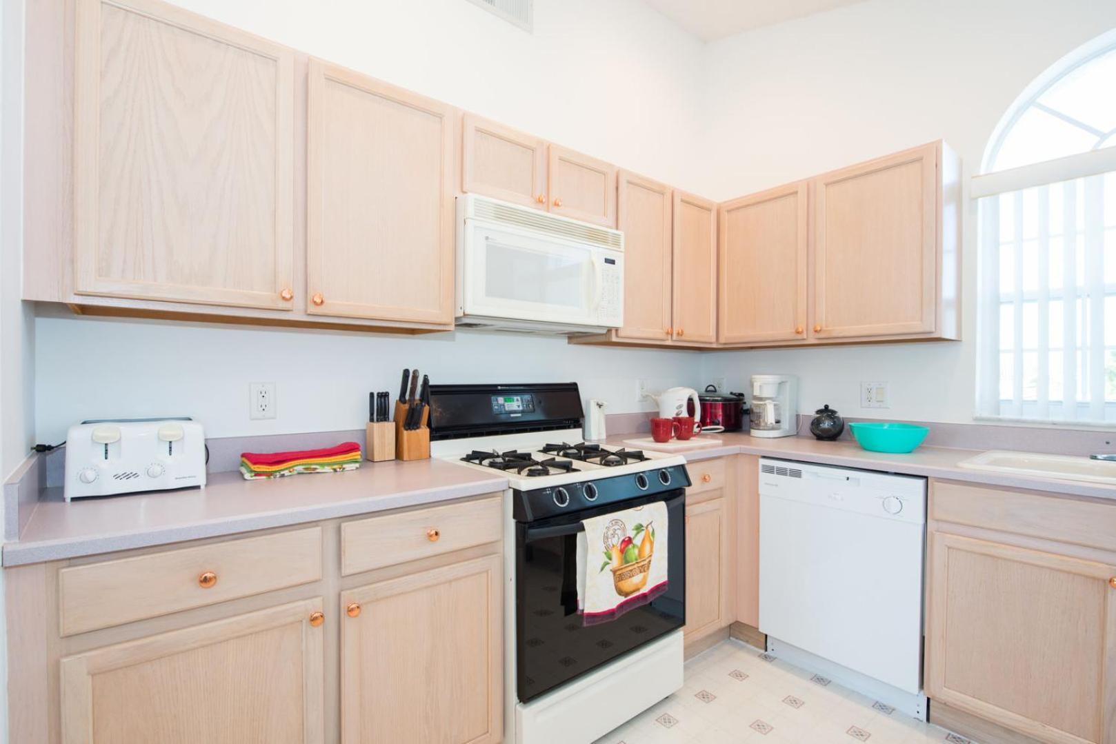 Makin Dreams With White Rose Villas - Private Pool - Game Room - Family Friendly - Nr Disney Kissimmee Rum bild
